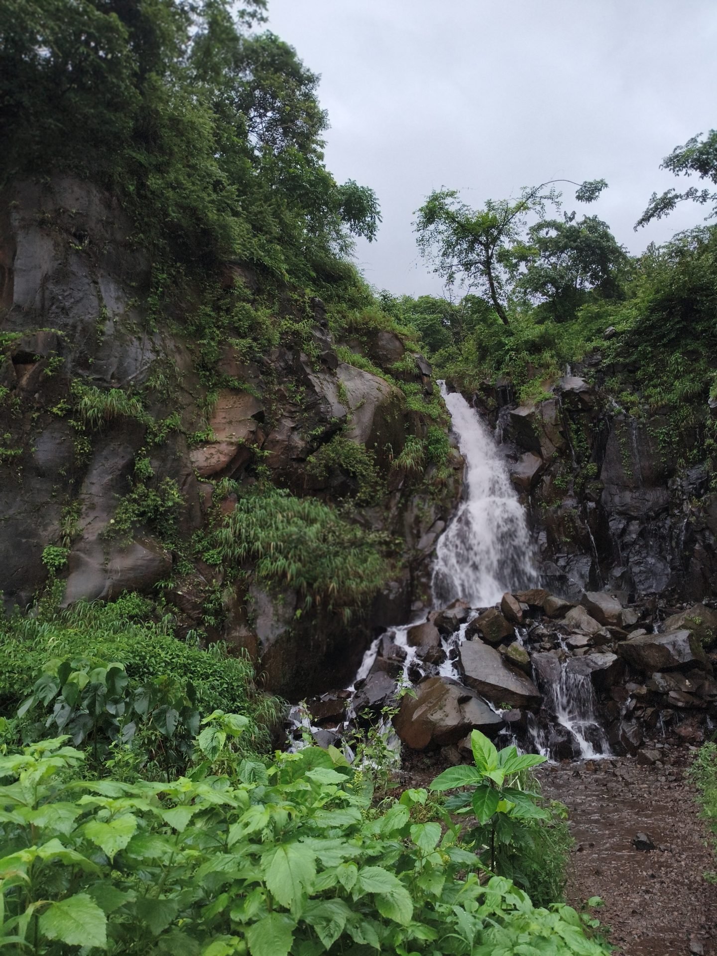 Bhuibawda Ghat Waterfall